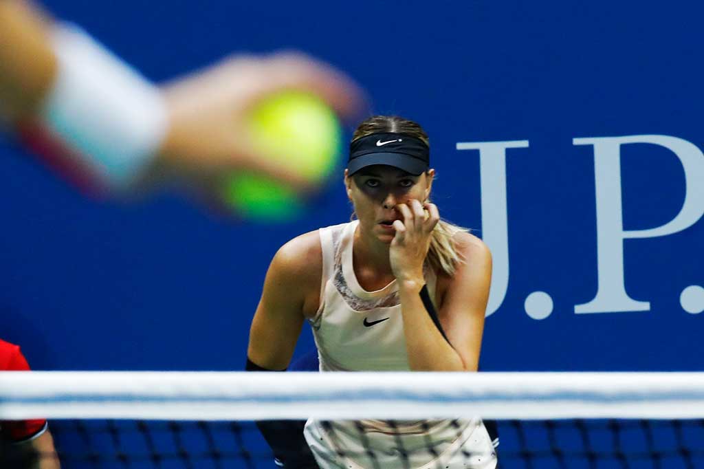 Sharapova yang membuat 19 kesalahan sendiri di set pembuka harus mengakui keunggulan Babos dengan skor 6-7 (4/7).