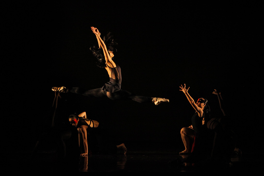 Kelompok tari Namarina Dance Academy menampilkan Tari berjudul Ruang Jiwa dalam acara bertajuk 