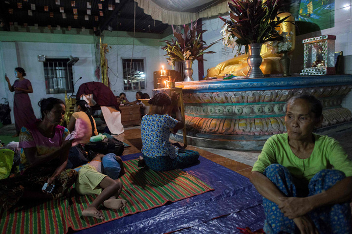 Sedikitnya 110 orang, termasuk 11 pejabat setempat, dipastikan tewas dalam bentrokan itu.
