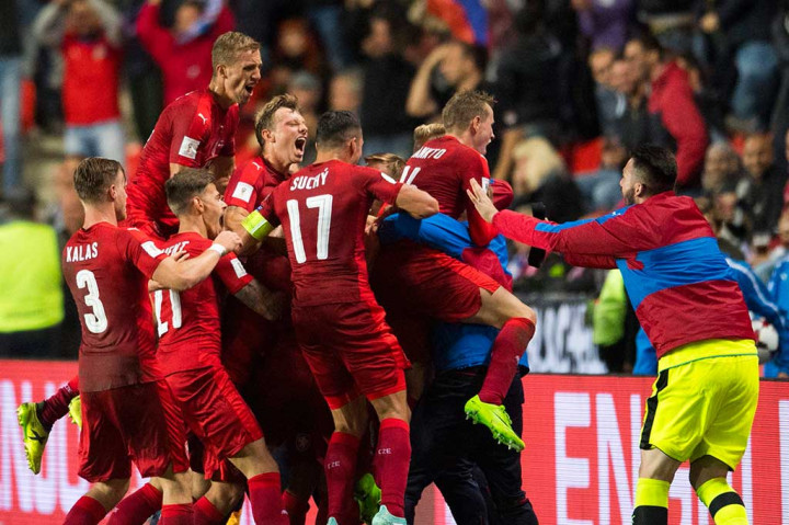 Vladimir Darida membawa Ceko menyamakan kedudukan melalui sepakan jarak jauh pada menit ke-78.