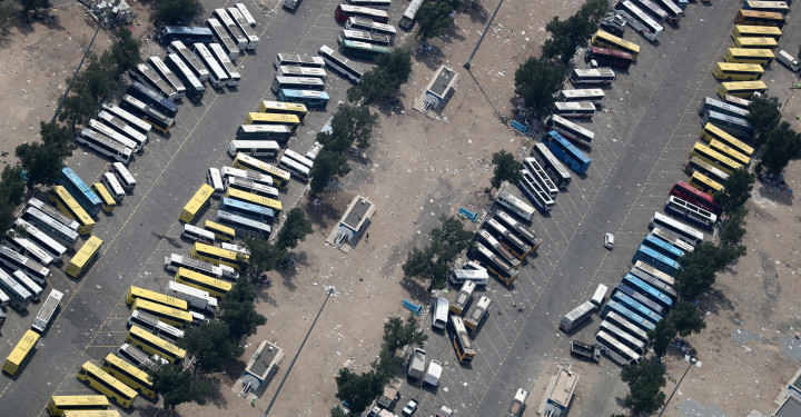 Deretan bus pengangkut jemaah haji di parkir di sekitar Mina Jadid. 