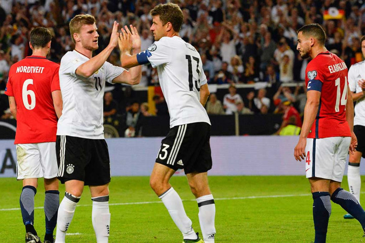 Giliran Timo Werner mencatatkan namanya di papan skor pada menit ke-21. 3-0 untuk Jerman.