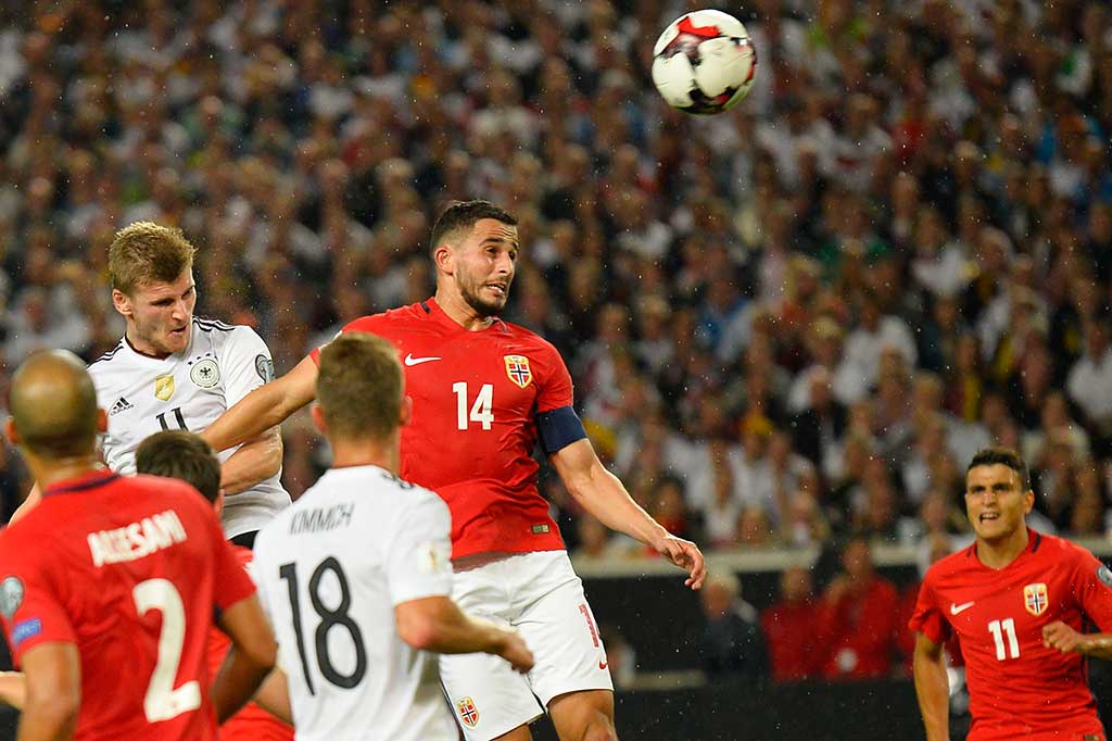 Lima menit menjelang jeda Werner kembali menjebol gawang Norwegia lewat sundulan menyambut umpan silang Thomas Mueller. Skor 4-0 bertahan hingga turun minum.