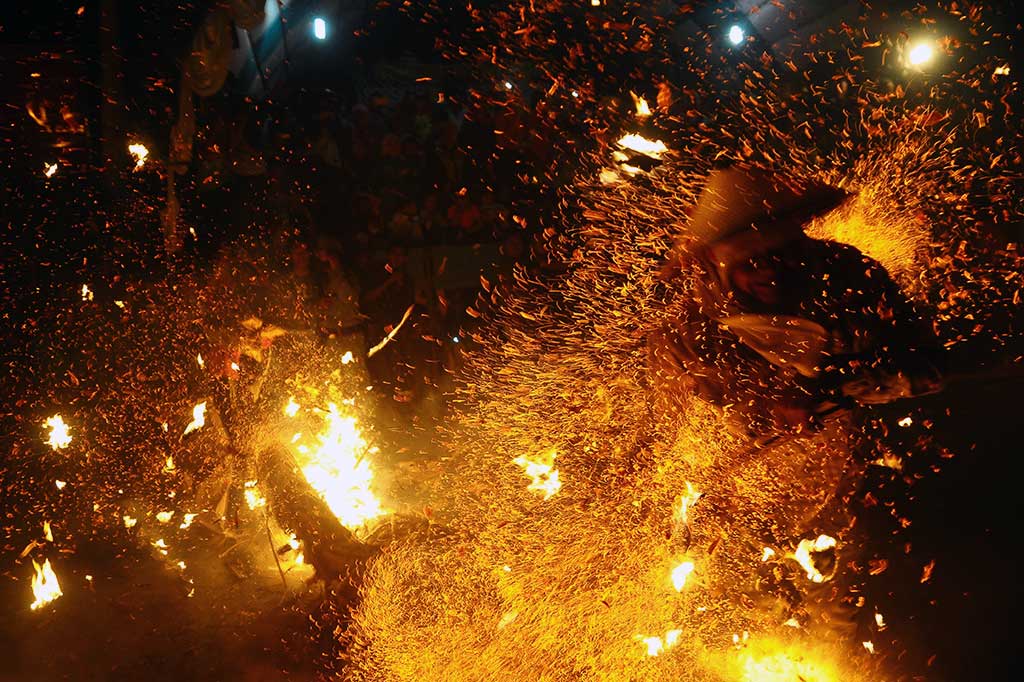 Selain untuk melestarikan tradisi nenek moyang, Perang Obor yang digelar setiap setahun sekali tersebut merupakan bentuk syukur masyarakat kepada Tuhan Yang Maha Esa atas panen, rejeki yang melimpah serta keselamatan.