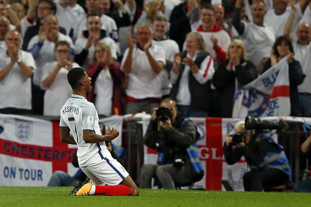 Marcus Rashford kemudian menebus kesalahannya atas gol pembuka Slovakia lewat golnya pada menit ke-59.