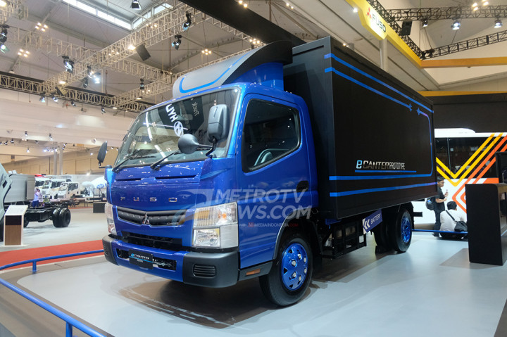 Mitsubishi e-Canter yang unjuk gigi di ajang pameran otomotif, menjadi pertanda kesiapan brand tersebut menyambut era mobil listrik di Indonesia.