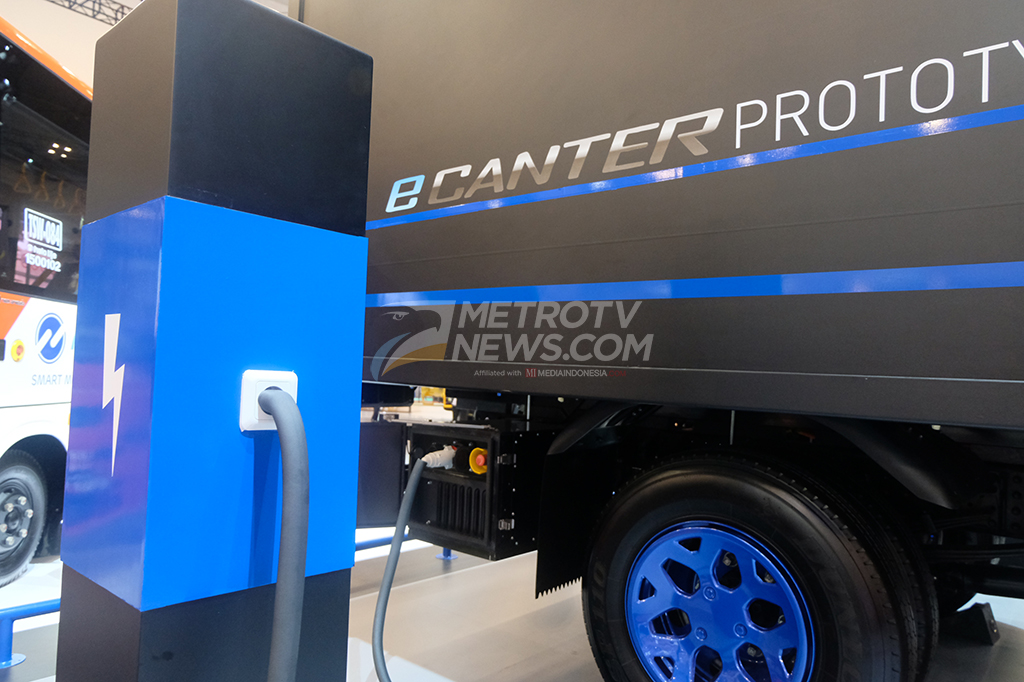 Charging system yang bisa langsung dicolok ke colokan listrik yang ada di rumah atau di sekitar garasi mobil truk.