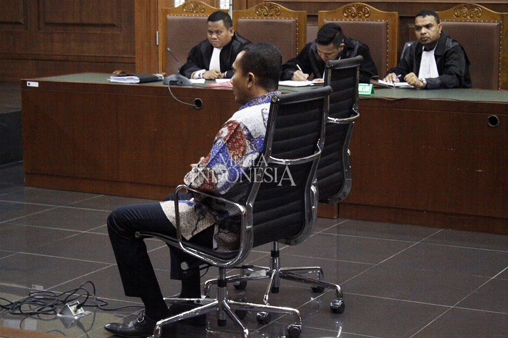 Bupati Buton non aktif Samsu Umar Abdul Samiun menjalani sidang tuntutan di Pengadilan Tipikor, Jakarta.