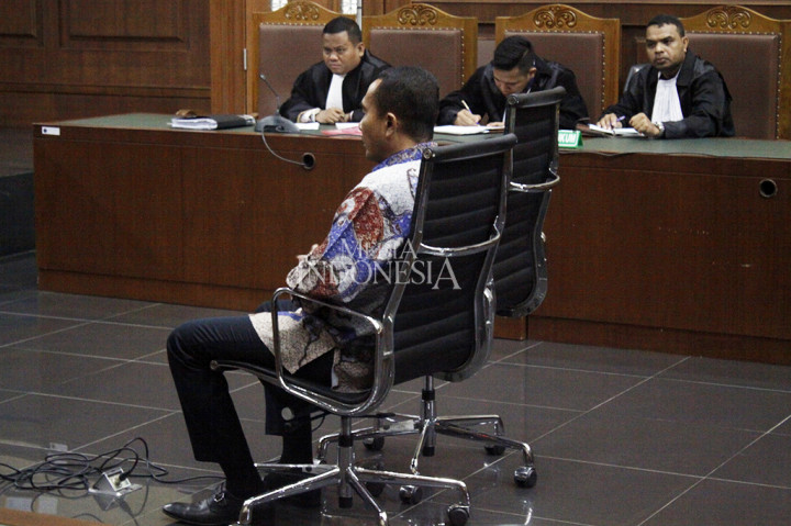 Bupati Buton non aktif Samsu Umar Abdul Samiun menjalani sidang tuntutan di Pengadilan Tipikor, Jakarta.