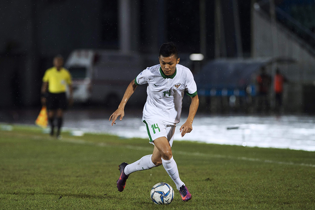 Feby Eka Putra menyumbang gol perdana bagi Indonesia, sekaligus mencetak hattrick di pertandingan ini.
