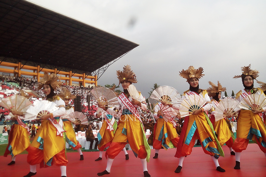 Senam ayo olahraga yang dibawakan 500 pemuda Magelang meramaikan puncak Haornas 2017.