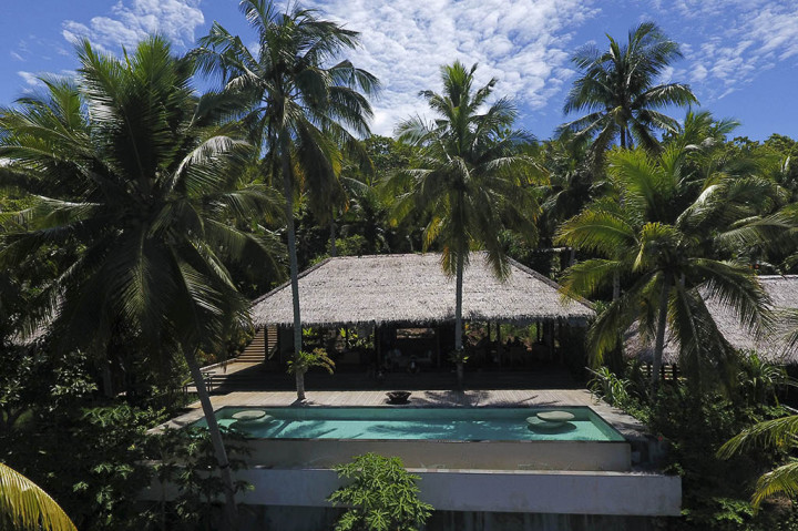Untuk meningkatkan kunjungan wisatawan ke kawasan itu, pemerintah dan pemerintah daerah setempat mulai berbenah, hotel dan resort sudah mulai dibangun dan tak ketinggalan jalan trans lingkar Morotai untuk mempermudah akses ke lokasi-lokasi wisata.