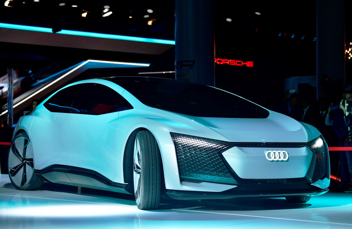 Audi menampilkan purwarupa Aicon, sedan autonomous dengan listrik sebagai sumber tenaganya. AFP PHOTO / Tobias Schwarz