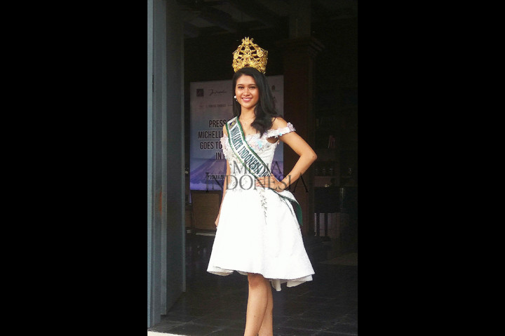 Wanita kelahiran Bandung, 20 April 1997 ini saat ini tercatat sebagai mahasisiwi International Undergraduate Program di Fakultas Hukum UGM.

