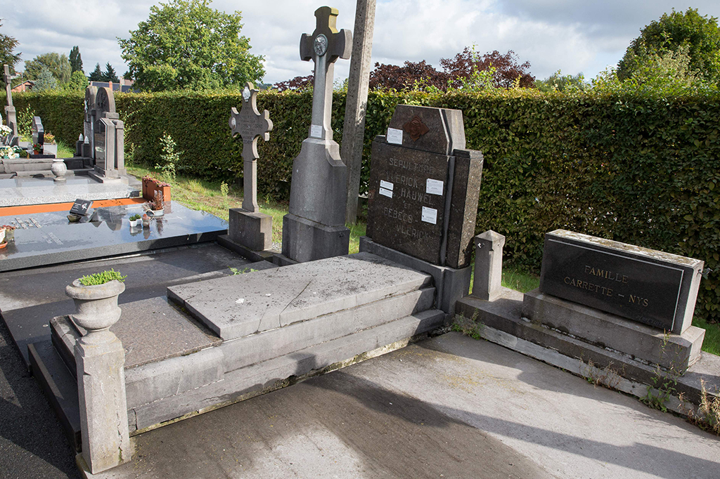 Pemakaman Luingne di Mouscron, di mana walikota Mouscron Alfred Gadenne ditemukan tewas, Senin (11/9/2017) waktu setempat. Ucapan belasungkawa mengalir dari otoritas Belgia, termasuk dari Perdana Menteri Chales Michel.
