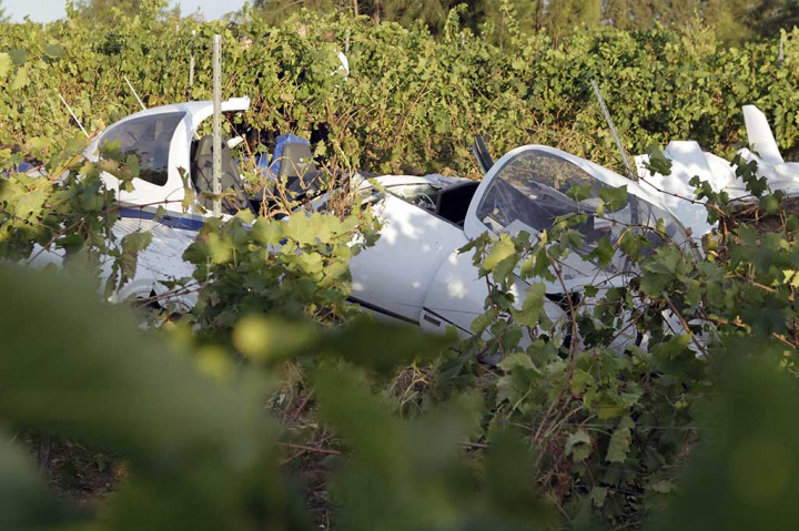 Kondisi pesawat tersebut hancur. Belum diketahui penyebab kecelakaan tersebut.