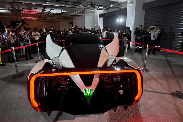 Sebagai negara tanpa industri otomotif besar, desain Vanda Dendrobium yang sepenuhnya ditangani teknisi Singapura terhitung sangat advance.