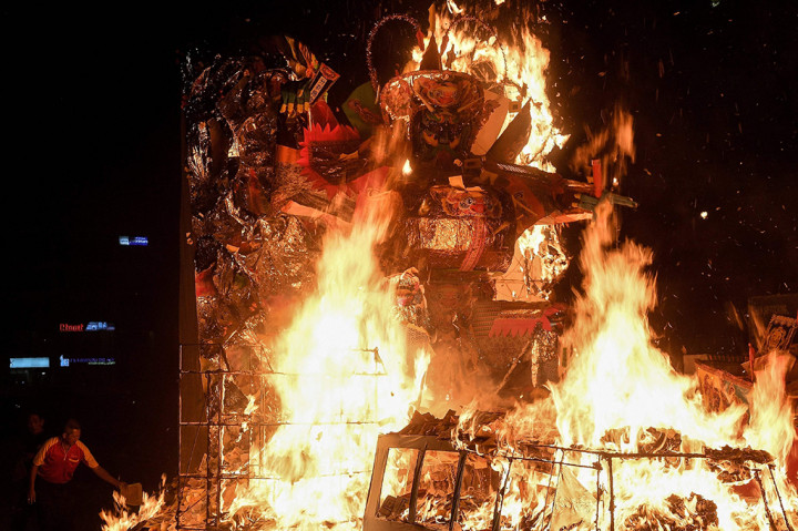 Perayaan Hungry Ghost Festival atau Festival Hantu Lapar di Kuala Lumpur, Malaysia, Selasa (12/9/2017).