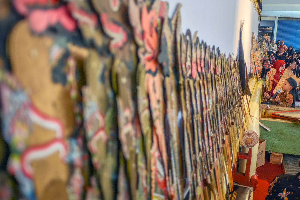 Pagelaran tersebut bertujuan untuk melestarikan budaya asli Indonesia khususnya wayang kulit, dan juga sebagai bagian dari regenerasi dalang. 