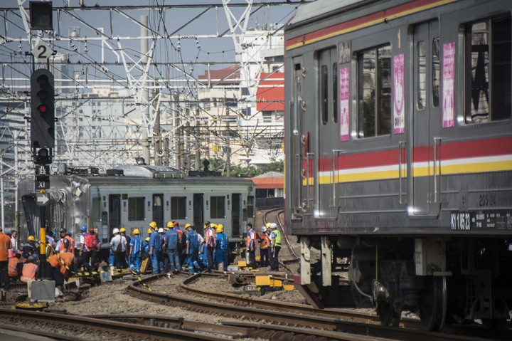 Humas PT KAI Commuterline Jabodetabek (PT KCJ) Eva Chairunisa mengatakan, meski KRL sudah berhasil dievakuasi, perjalanan tujuan Jakarta Kota rute Bekasi dan Bogor belum berjalan normal.