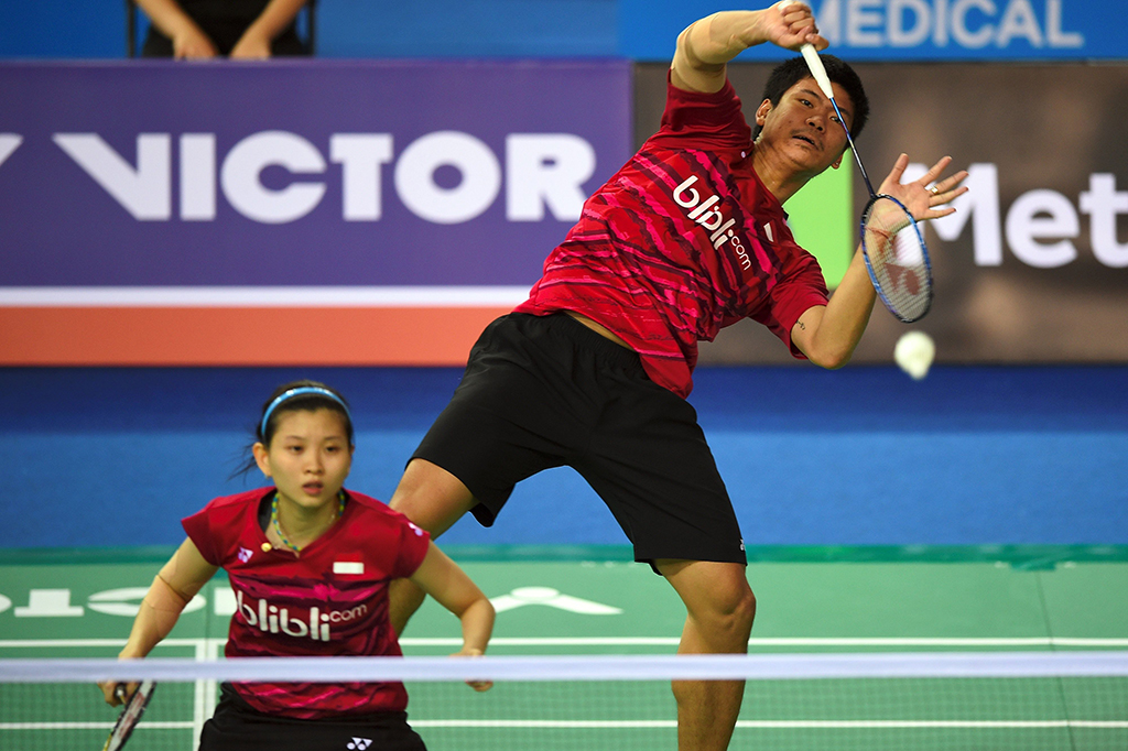 Juara All England 2016 itu mendominasi permainan dengan mengandalkan bola-bola depan yang akurat. 