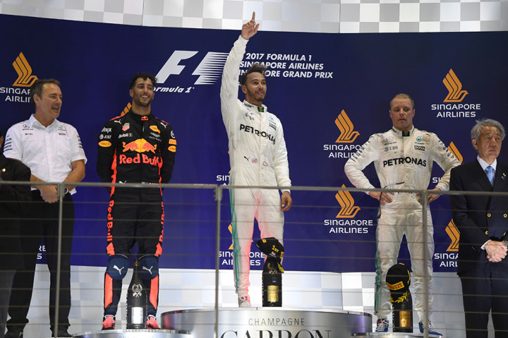 Posisi kedua ditempat pebalap Red Bull, Daniel Ricciardo, yang terpaut 4,507 detik dari Hamilton. Adapun urutan ketiga dihuni pebalap Mercedes, Valtteri Bottas