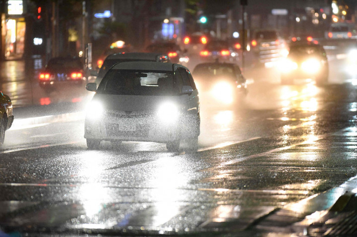 Selain korban tewas dan hilang, dilaporkan pula 38 orang terluka akibat kecelakaan di tengah badai.