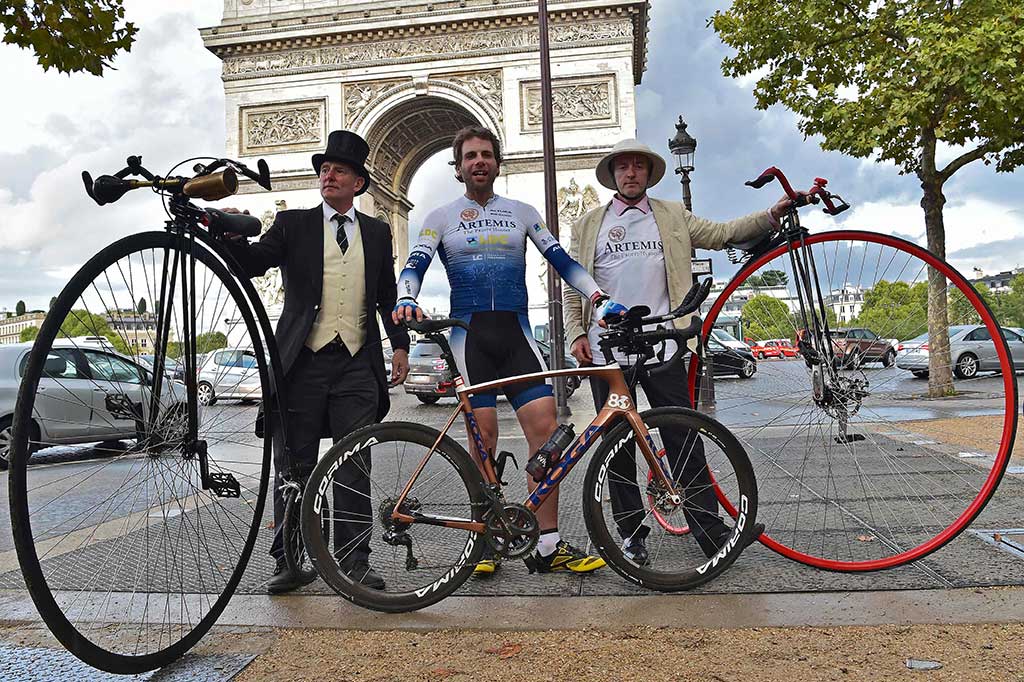 Dengan 78 hari perjalanan untuk keliling dunia, Beaumont memecahkan rekor sebelumnya yang dipegang oleh pria Selandia Baru, Andrew Nicholson dengan waktu 123 hari.