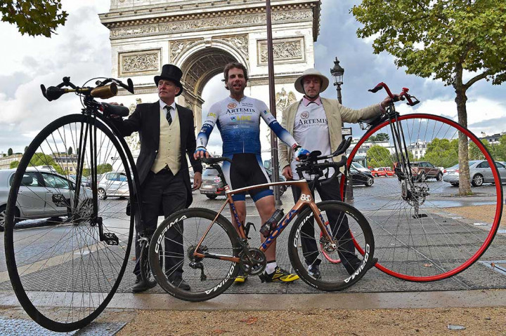 Dengan 78 hari perjalanan untuk keliling dunia, Beaumont memecahkan rekor sebelumnya yang dipegang oleh pria Selandia Baru, Andrew Nicholson dengan waktu 123 hari.