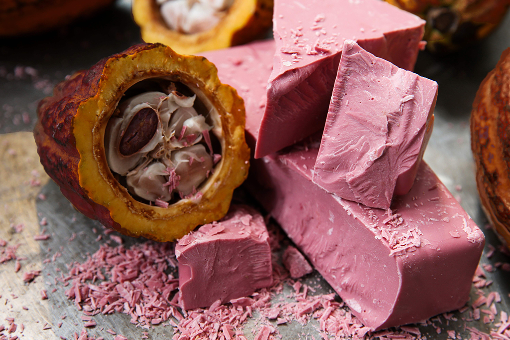 Cokelat ini diberi nama ruby karena menggunakan biji cocoa ruby yang berasal dari Pantai Gading, Ekuador, dan Brasil.