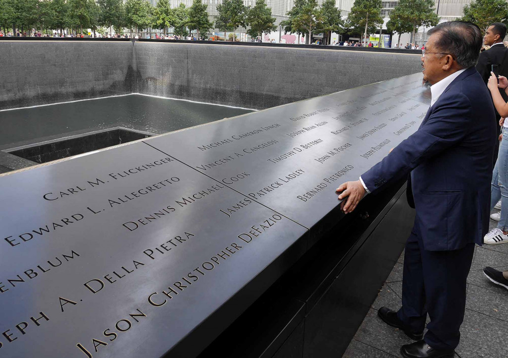 Usai rangkaian kegiatan di Markas Besar PBB, Wapres Kalla Ground Zero tempat terjadinya serangan 9/11 atau bekas lokasi gedung World Trade Center (WTC). Indonesia harus selalu siap dalam mencegah dan mengatasi aksi terorisme.