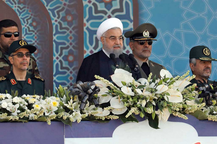 Saat menyampaikan pidatonya di parade militer tahunan, Presiden Iran Hassan Rouhani bersumpah bahwa Iran akan meningkatkan kemampuan rudal balistiknya meskipun mendapat kritik dari Amerika Serikat dan juga Prancis.