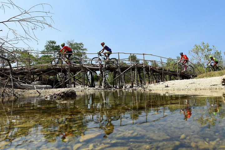 Penyelenggaraan Mountain Bike Cross Country Maraton (MTB-XCM) tersebut dalam rangka meramaikan Festival Pesona Tanjung Lesung 2017.