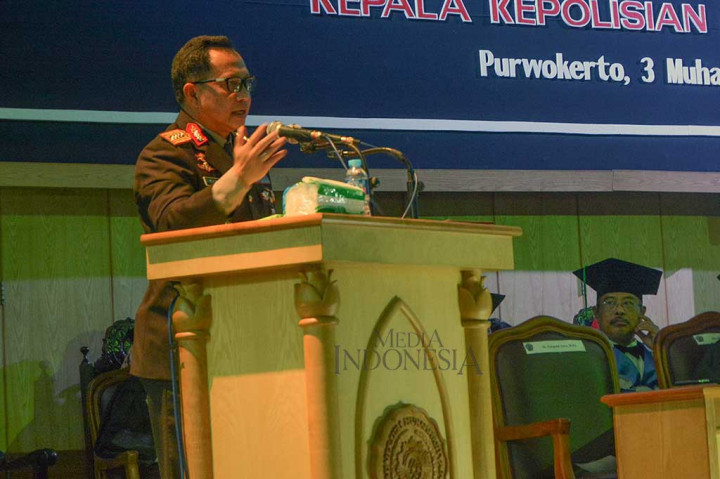 Kapolri mengatakan hal itu kepada wartawan terkait berbagai isu sensitif seperti komunisme yang kembali mencuat. Menurut dia, ideologi komunisme di tingkat global saat sekarang sudah meredup. Bahkan, kata dia, Rusia dan Tiongkok saat sekarang sudah mengarah kepada sistem kapitalis.