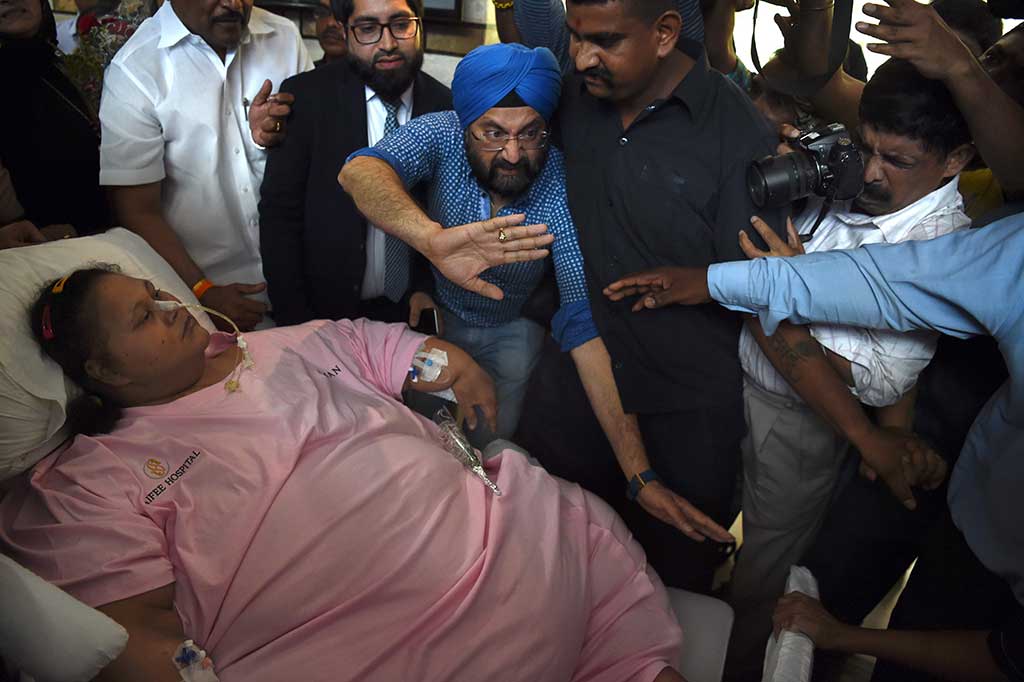 El Aty saat tiba di RS Burjeel pada 4 Mei lalu. El Aty, yang sebelumnya di rawat di sebuah RS di India, melakukan perjalanan dari kota pelabuhan Alexandria ke Mumbai dengan pesawat Airbus yang dimodifikasi secara khusus pada awal Februari.