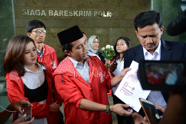 Adapun lima akun yang dilaporkan adalah akun Instagram @jenderaltua1945, akun Twitter @TeSutrisna, @bajugurceleng, @SalmanAfaridzi, dan @NOBABIBONG2019.