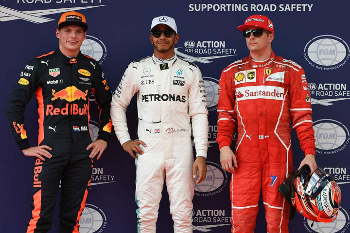 Pemimpin klasemen sementara Lewis Hamilton akan menempati grid terdepan Grand Prix Malaysia setelah mencatat waktu tercepat pada kualifikasi yang digelar di Sirkuit Sepang, Sabtu (30/9/2017).