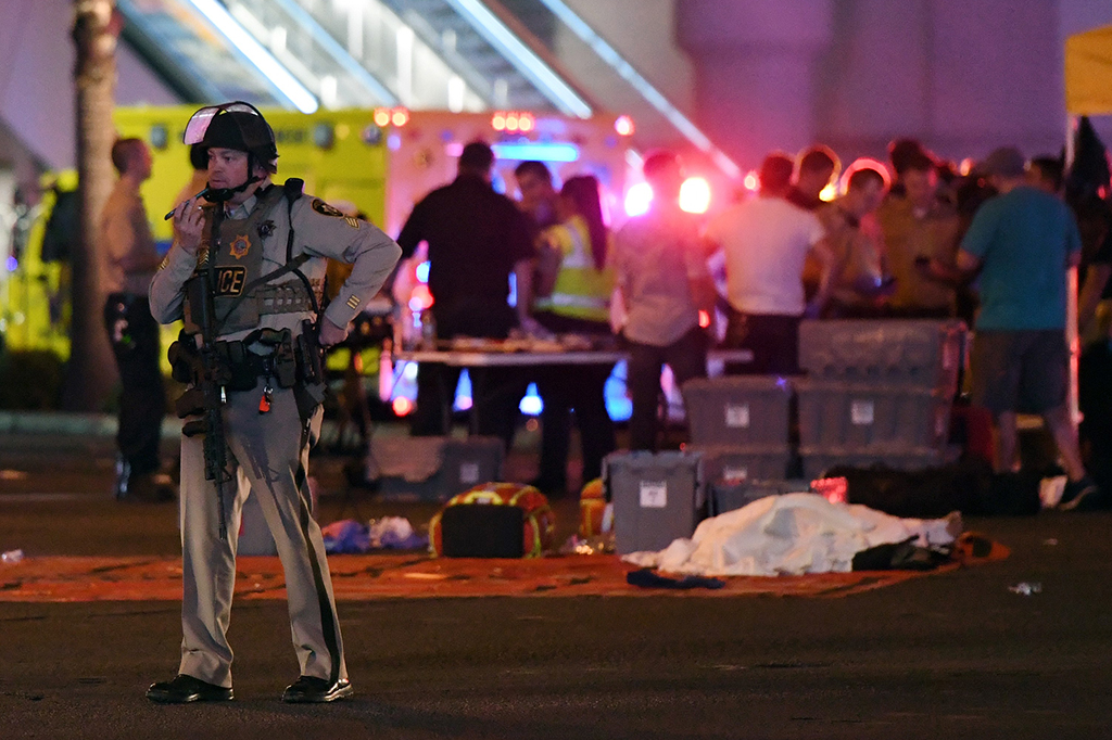 Kepolisian Metropolitan Las Vegas memastikan satu pelaku telah 'dilumpuhkan'. Namun tidak diketahui pasti apakah pelaku tewas dibunuh atau hanya luka-luka. 