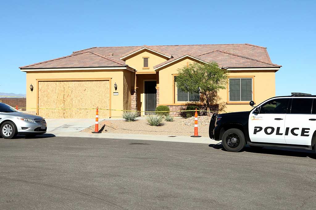 Penyidik menemukan setidaknya 16 senjata api, termasuk senapan serbu, dari kamar yang ditempati tersangka di Hotel Mandalay Bay, dan 18 senjata api lainnya beserta bahan pembuat bom di salah satu dari dua rumahnya. AFP/Gabe Ginsberg