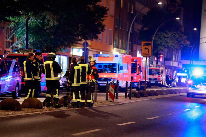 Pekerja konstruksi menemukan bom seberat sekitar 250 kg di pagi hari, mendorong polisi untuk menutup area tersebut dalam radius 500 meter dari lokasi. Lalu lintas kereta api bawah tanah dan di pinggiran kota terganggu, sementara petugas pergi ke rumah-rumah warga untuk memastikan bahwa area tersebut telah steril sebelum para ahli menjinakkan bom tersebut.