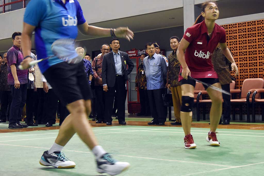 Selain mengamati perkembangan atlet-atlet bulu tangkis, Wapres juga memberikan motivasi kepada para atlet yang akan terjun di Asian Games 2018. Indonesia sendiri menargetkan empat medali emas dari bulu tangkis di ajang tersebut.