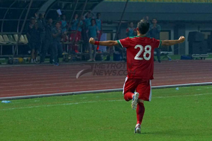 Tiga menit berselang, keunggulan Timnas bertambah melalui gol yang diciptakan Rezaldy Hehanusa memanfaatkan umpan silang Andik Vermansah. Skor 2-0 bertahan hingga turun minum. MTVN/Kautsar Halim