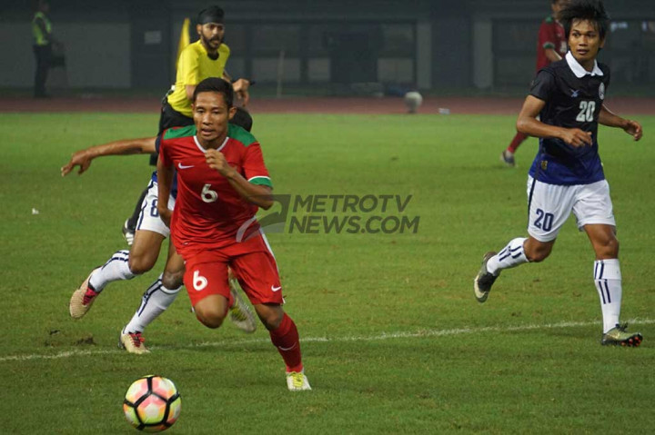 Untuk menambah daya gedor serangan, pelatih Indonesia Luis Milla memasukkan Irfan Bachdim, Evan Dimas, Rizky Pora, dan Stefano Lilipaly. MTVN/Kautsar Halim