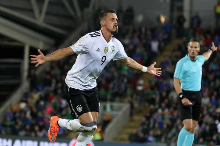 Sandro Wagner menggandakan keunggulan tim tamu pada menit ke-21.
