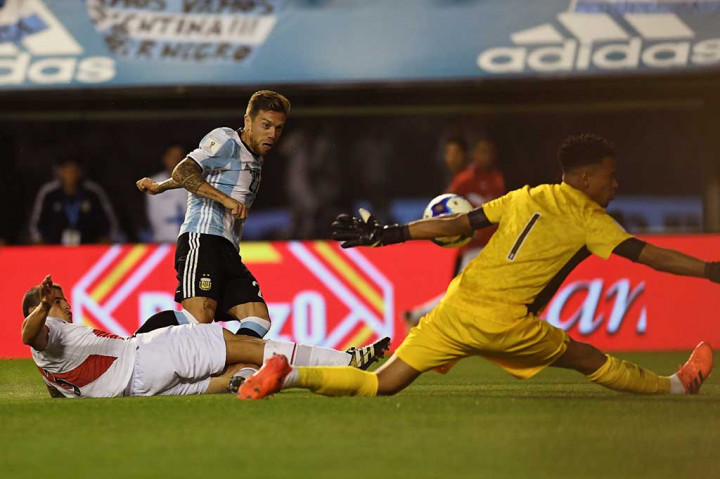 Argentina yang wajib menang melawan Peru, banyak menciptakan peluang namun gagal menjadi gol. 