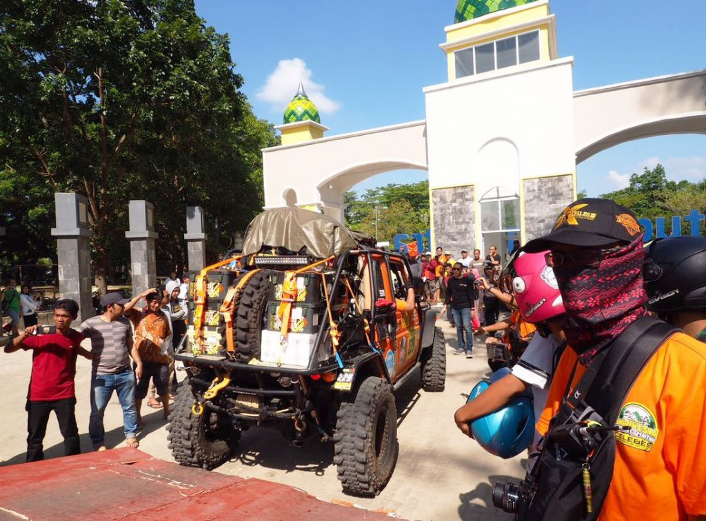 Total jarak akan ditempuh sekitar 2000 kilometer. Jalur off-road sepanjang itu akan ditempuh dalam waktu sekitar dua pekan. 