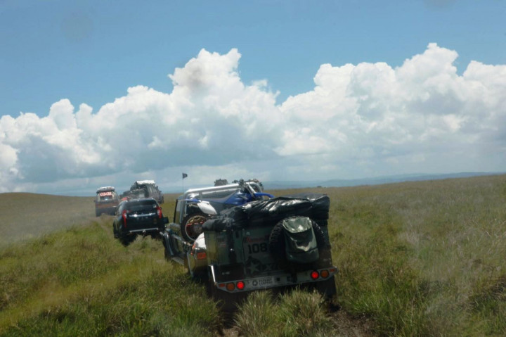 Setelah jalur kembali terbuka, tim IOX Overland Celebes 2017 melanjutkan perjalanan menuju Kolaka. Ini adalah sebuah kota pelabuhan di Teluk Bone yang menghubungkan Sulawesi Tenggara dengan Sulawesi Selatan.