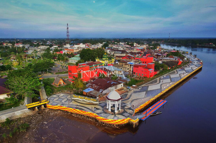 Suasana di kawasan water front city di Kota Siak Sri Indrapura, Kabupaten Siak, Riau.