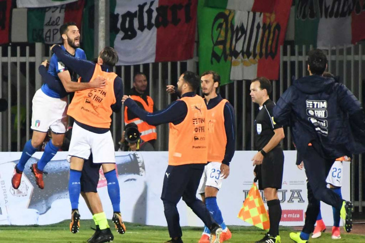 Antonio Candreva menjadi pahlawan timnya lewat golnya pada menit ke-73. Mendapat bola dari Leonardo Spinazzola, Candreva melepaskan tembakan keras yang gagal dihalau kiper Etrit Berisha.  AFP/Gent Shkullaku
