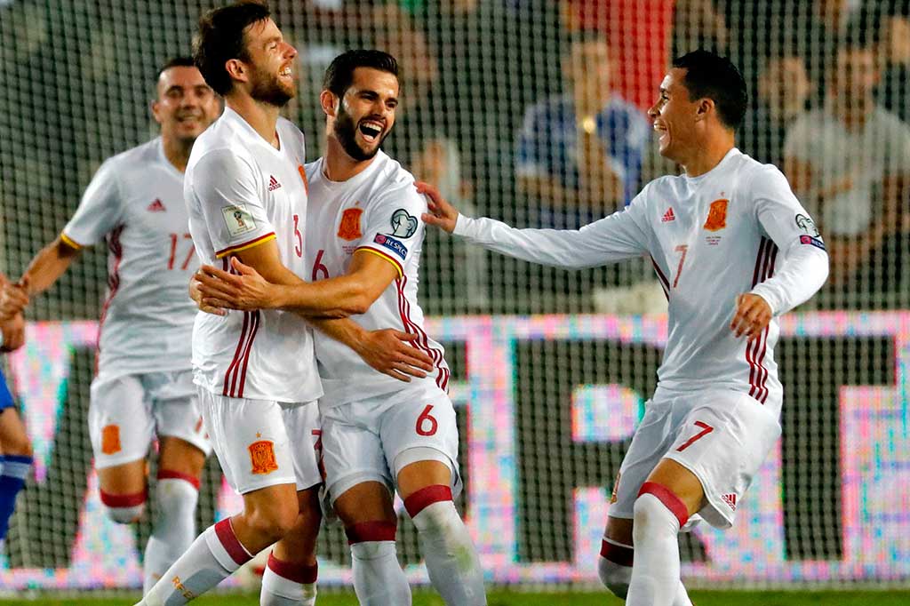 Sementara itu juara Grup G, Spanyol berhasil mengalahkan Israel 1-0 pada laga terakhir Kualifikasi Piala Dunia 2018. Gol tunggal Tim Matador dicetak Gelandang Real Sociedad Asier Illarramendi pada menit ke-76. AFP/Thomas Coex